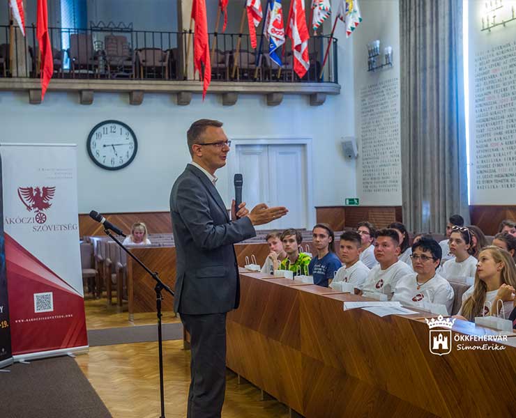 Szertartásjáték a határon túli diákok szemével
