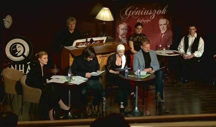 Géniuszok kézfogója
