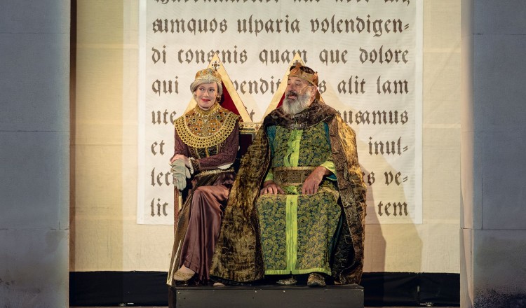 Hűség és árulás